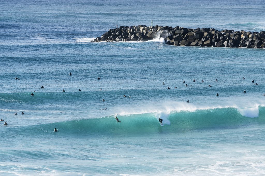 Surfing Super Smooth Waves - Surfers Paradise and Straddie 